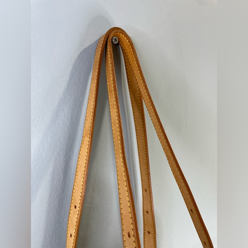 Louis Vuitton GM Monogram Bucket Bag - Picture 9 of 11